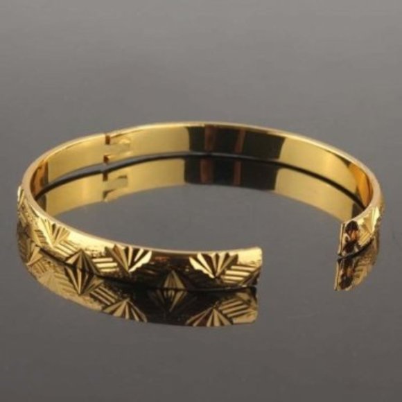 Bracelet  ~ Quality ~ Classy ~ Gold ~ Hand Etched  ~ 9" ~ For Her - Picture 3 of 4